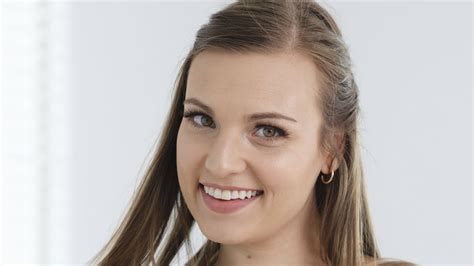 kenzie love fan bangs|Twitter. It’s what’s happening / Twitter.